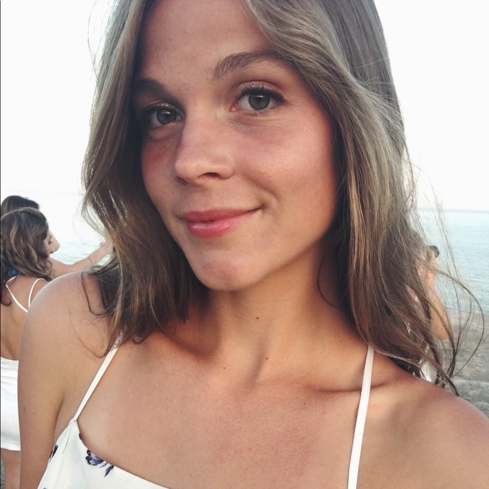 Meet your Posher, Aniela